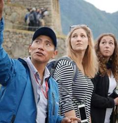 Mejores Guías Locales Profesionales | Tours Camino Inca TreXperience