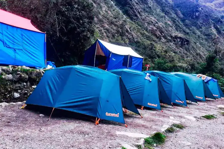 Campamento instalado durante el día 1 del Camino Inca Clásico TreXperience
