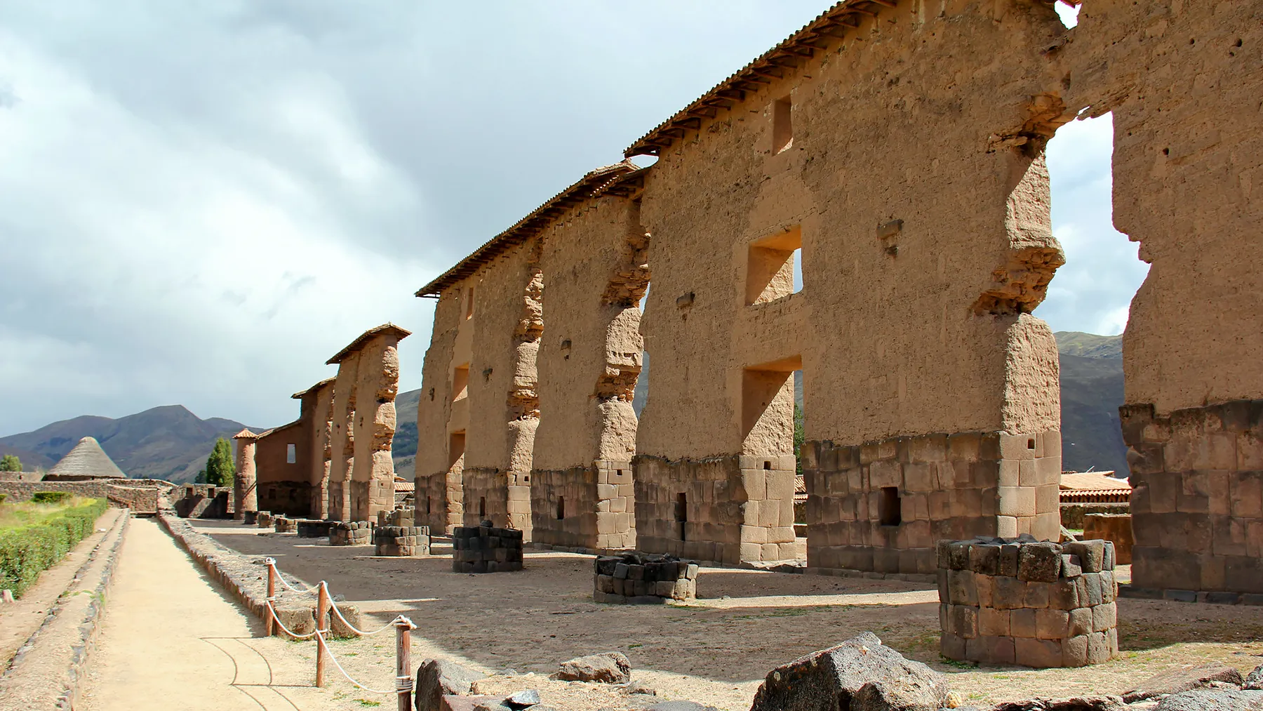 Raqchi and the Temple of the God Wiracocha | TreXperience