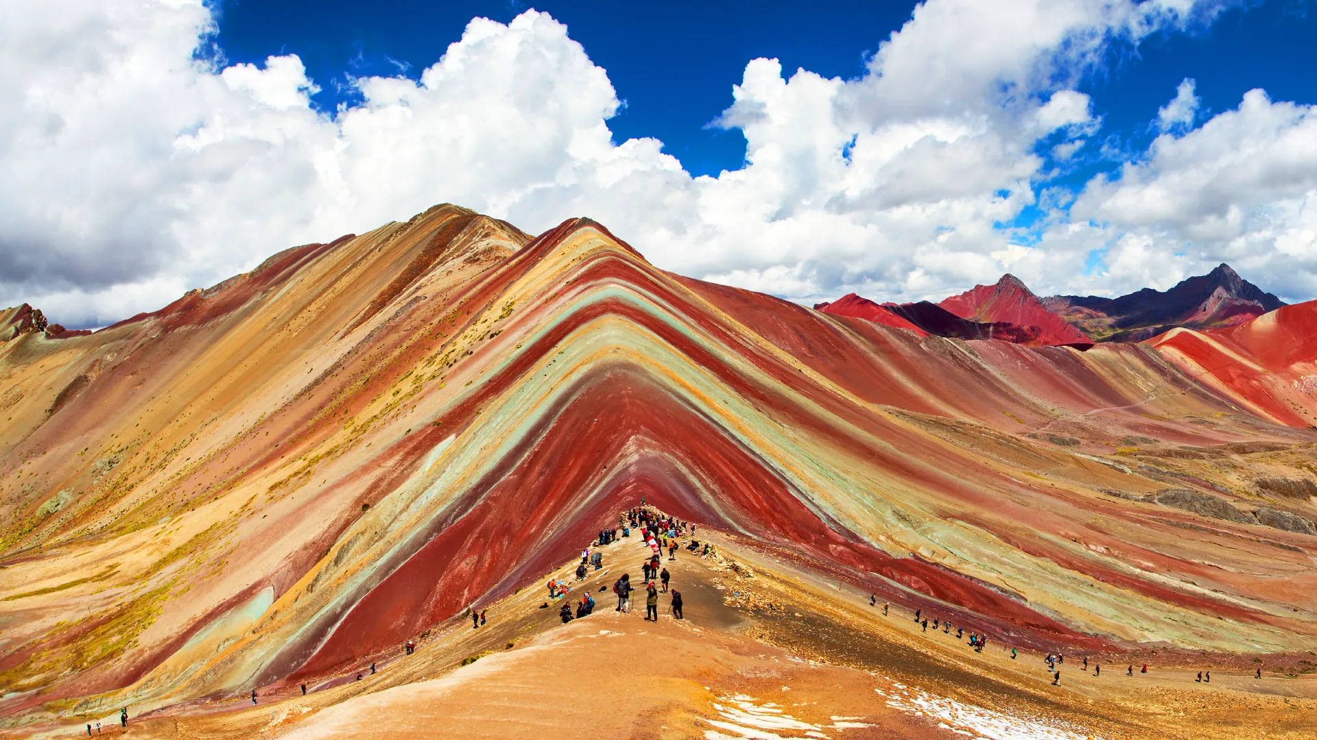 Why is Rainbow Mountain Peru colorful? | TreXperience