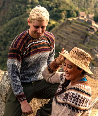 Luxury inca trail 2 days hikers couple