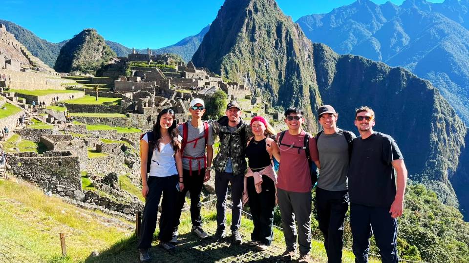 Grupo de personas en Machu Picchu | TreXperience
