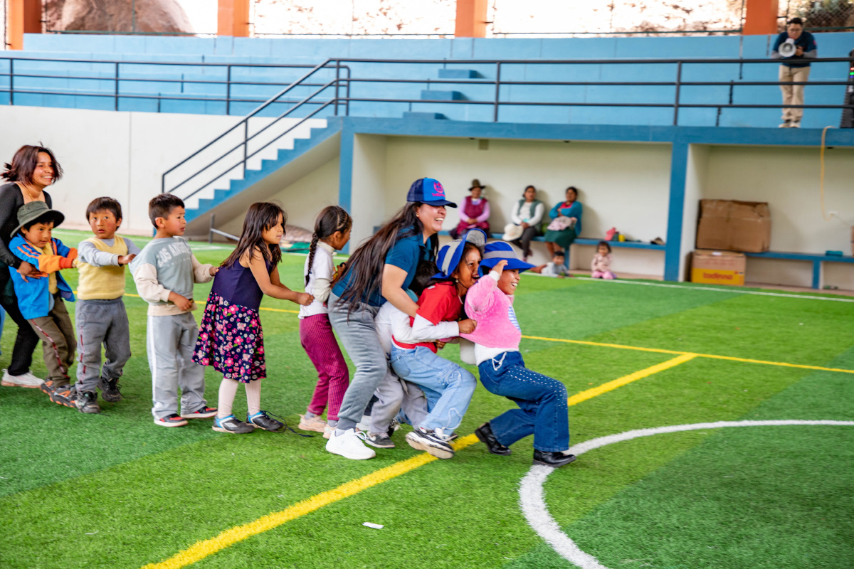 Juego y full diversión con los niños de Cuyo Grande y Tucsa | TreXperience