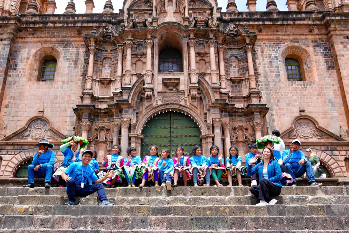 Ocongate children in front of Cusco cathedral Ocongate children in front of Cusco cathedral | TreXperience