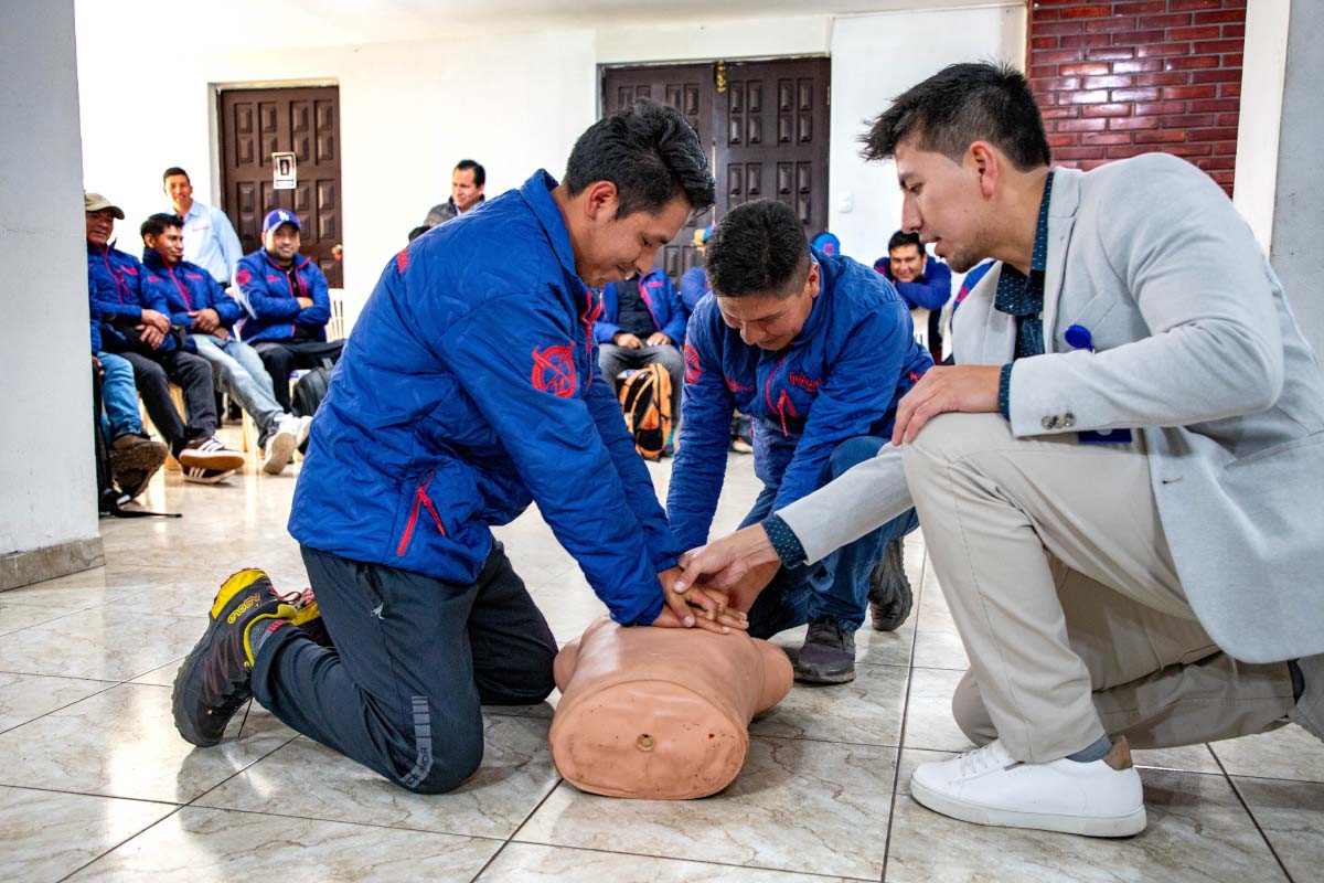 TreXperience staff practicing doctor-assisted resuscitation TreXperience staff practicing doctor-assisted resuscitation