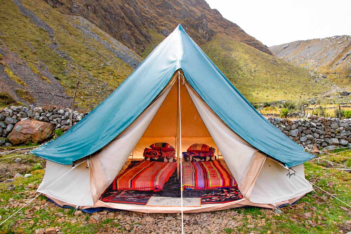 Glamping en Salkantay frente a la montaña Salkantay | TreXperience 