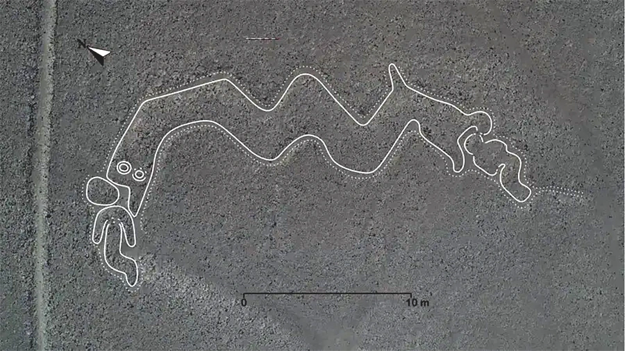 Snake figure at Nazca Lines | TreXperience