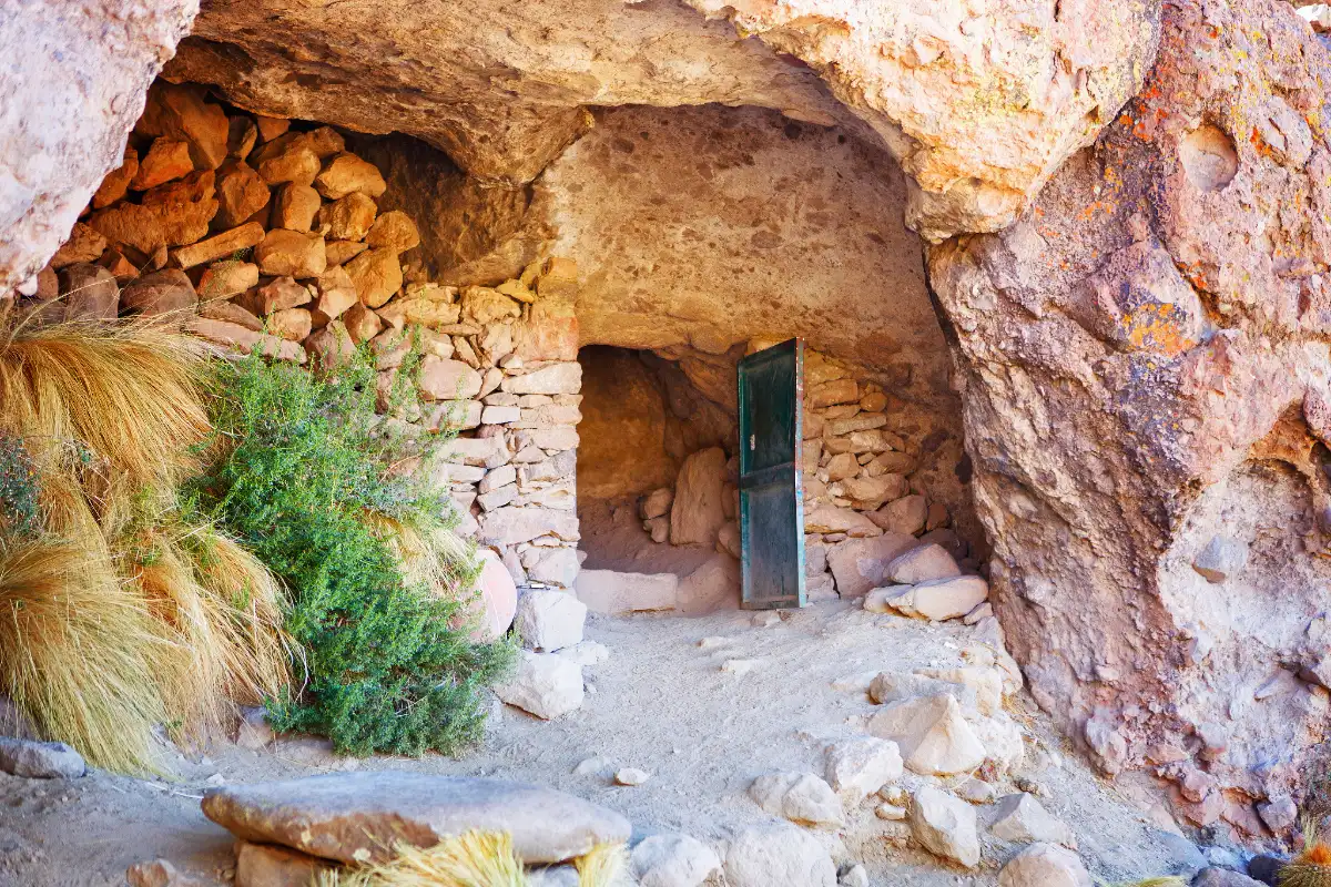 Sillustani Burial Cave | TreXperience Sillustani Burial Cave | TreXperience