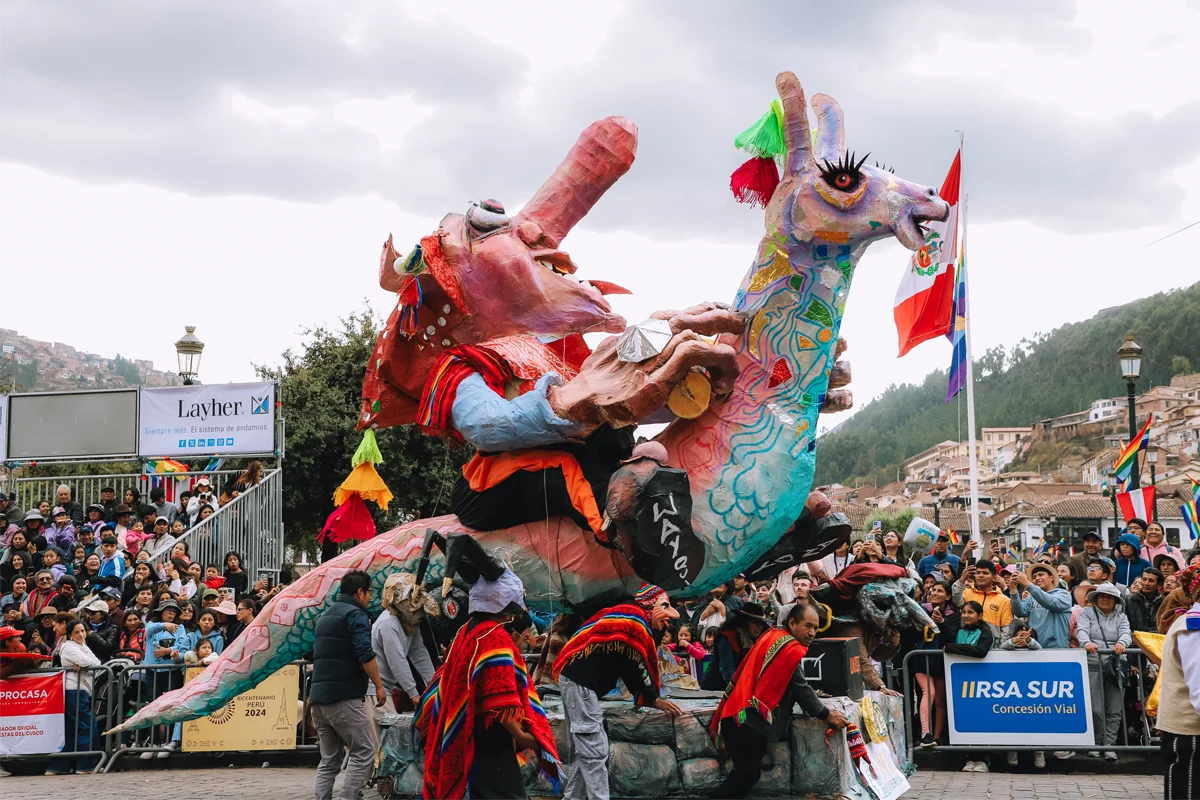 Cusco allegorical parade | TreXperience