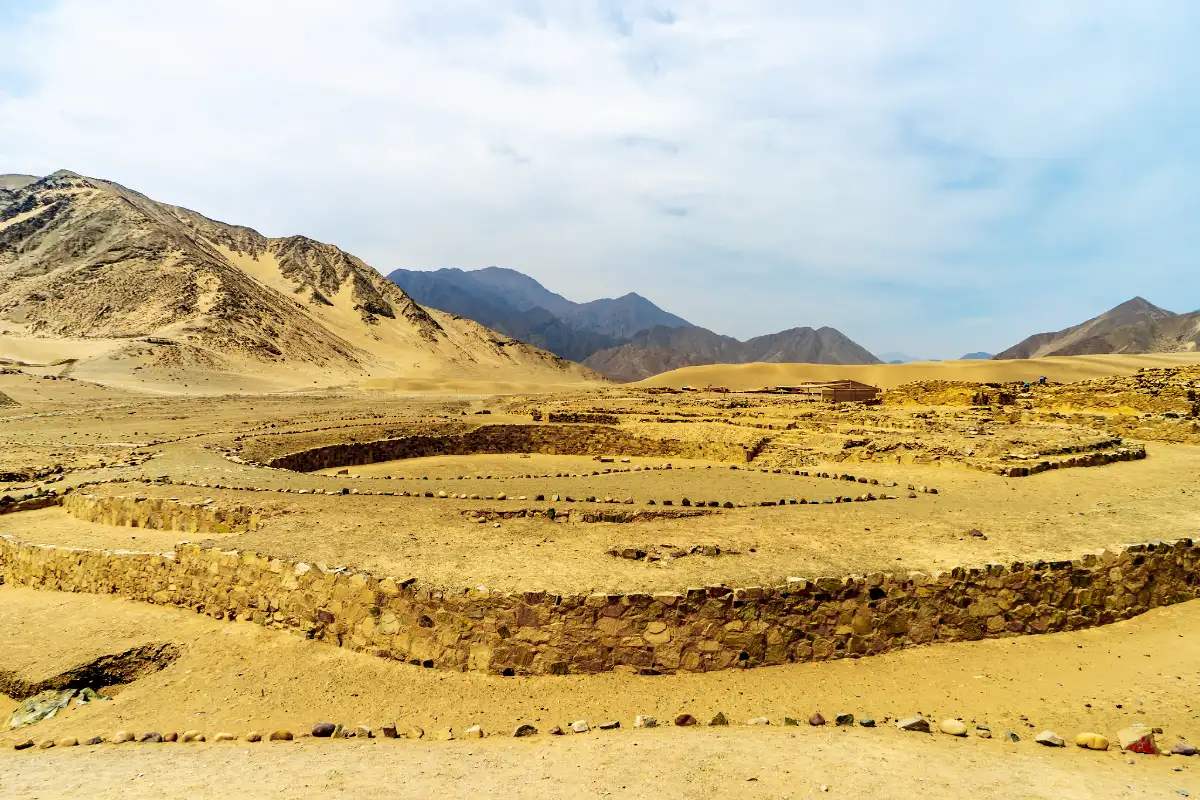 Anfiteatro de Caral, Perú | TreXperience Anfiteatro de Caral, Perú | TreXperience