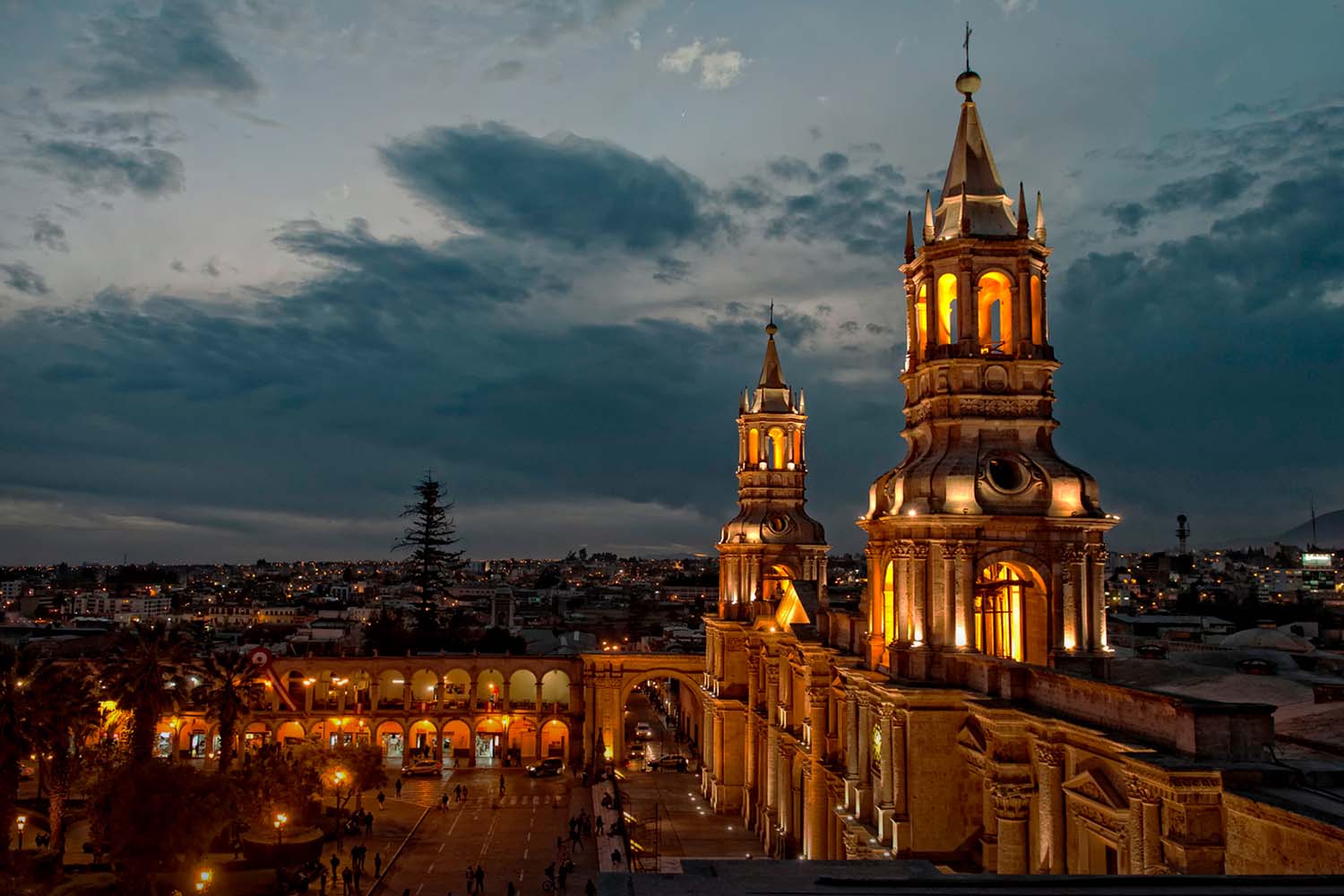 Plaza de Armas in Arequipa | TreXperience