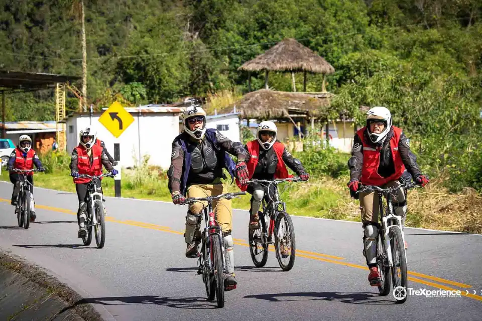 Ciclismo en el Inca Jungle hacia Machu Picchu en agosto | TreXperience