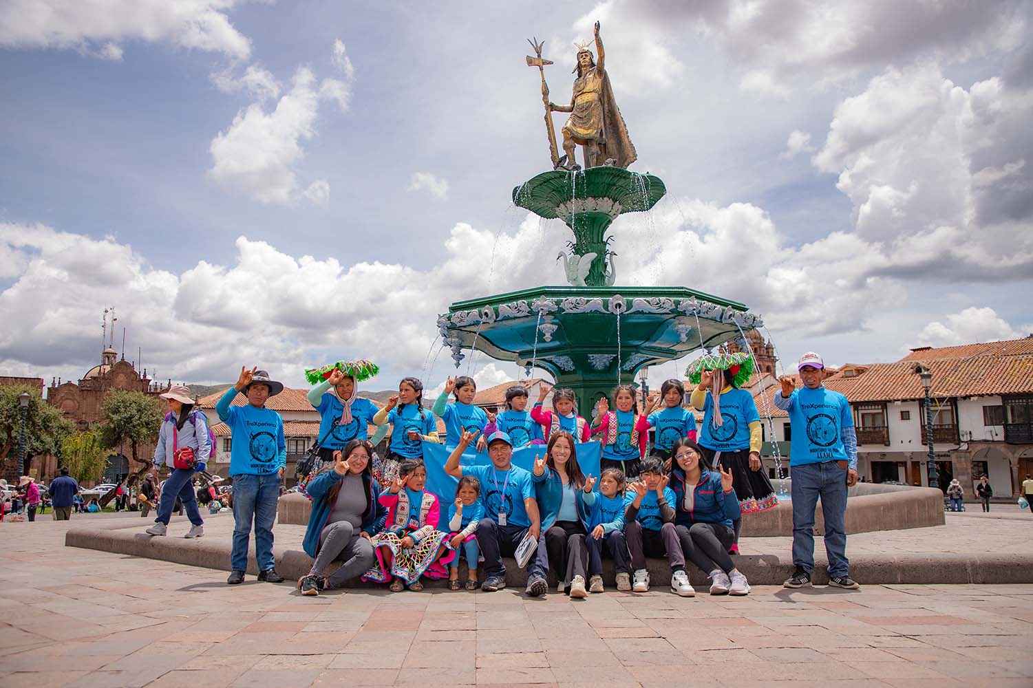 Children from Ocongate at Cusco's Plaza de Armas | TreXperience