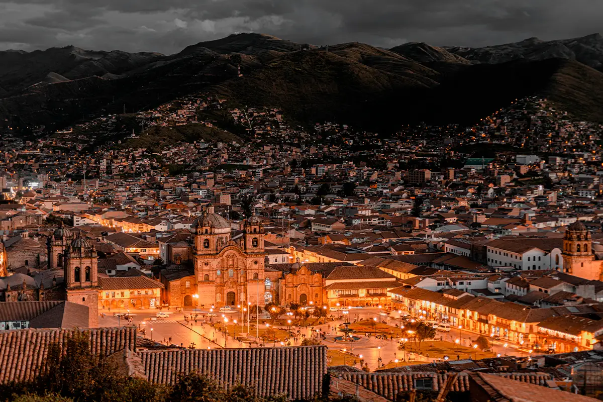 Vista nocturna de la Ciudad del Cusco Vista nocturna de la Ciudad del Cusco