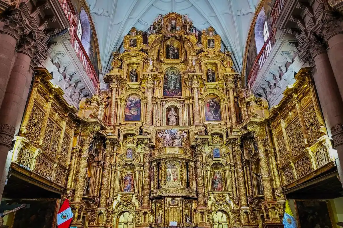 The Main Altarpiece of La Compañía de Jesús Photo of Main Altarpiece of La Compañía de Jesús