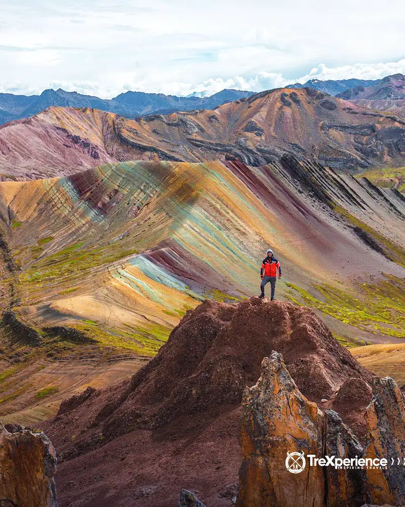 Hiker at a Palcoyo Mountain viewpoint | TreXperience Hiker at a Palcoyo Mountain viewpoint | TreXperience