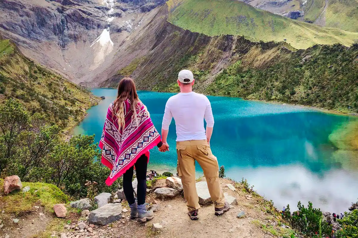 Couple looking at Humantay Lagoon | TreXperience