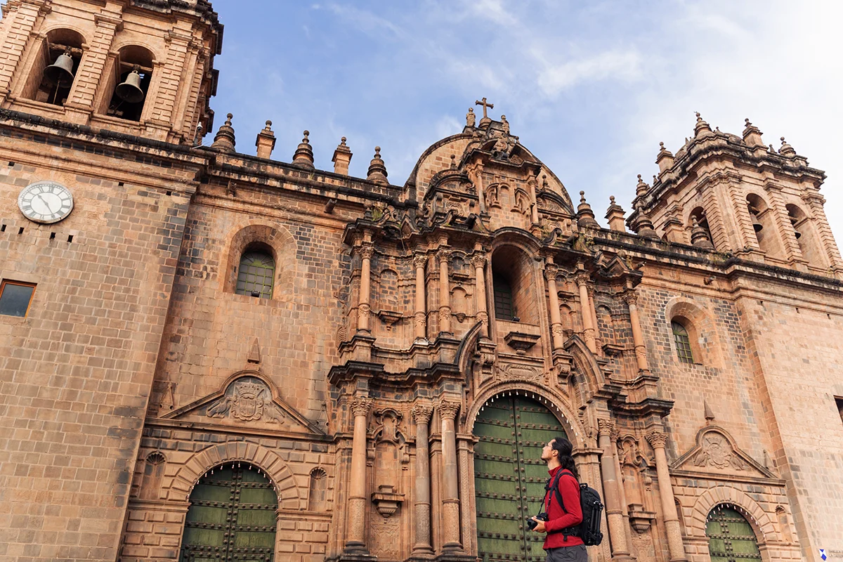 Cathedral facade in Plaza de Armas Cusco | TreXperience