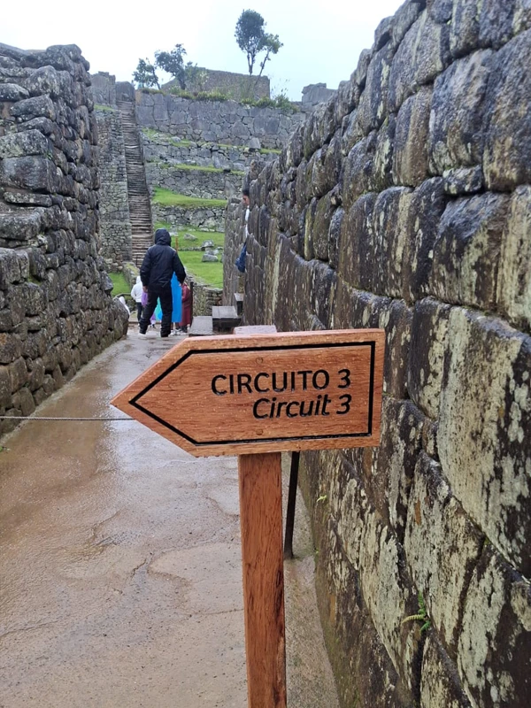 Machu Picchu Circuit 3 Tourist Signage | TreXperience