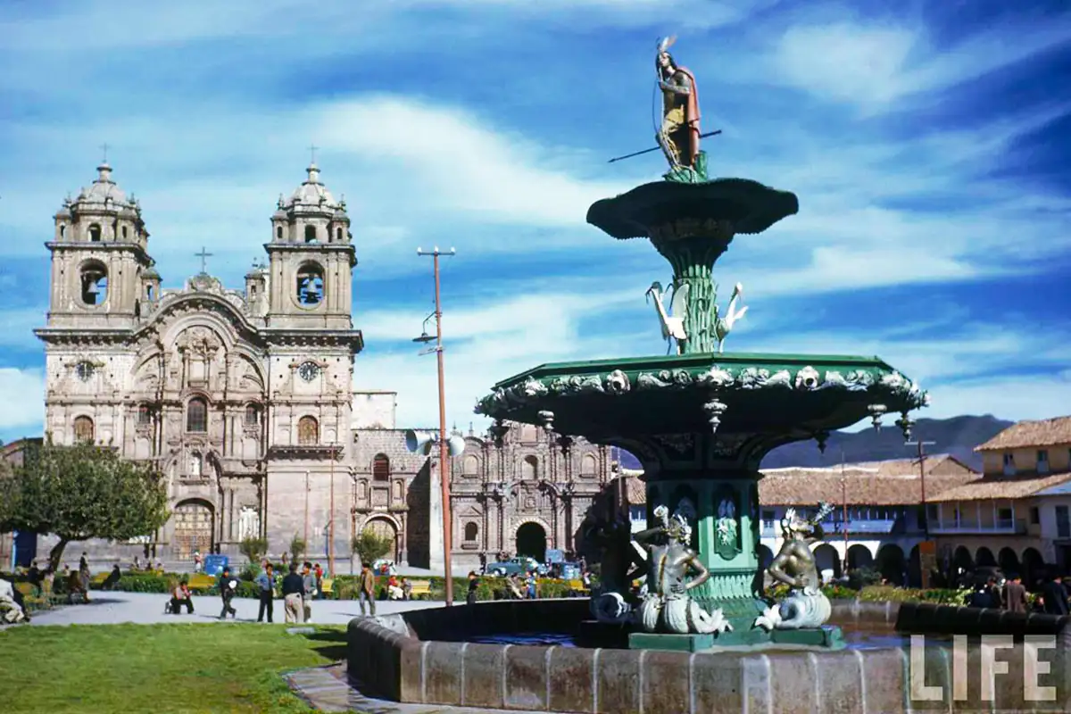 Kisco Chief statue in the Water Fountain of Cusco Plaza fountain in Cusco crowned by the Kisco Chief statue.