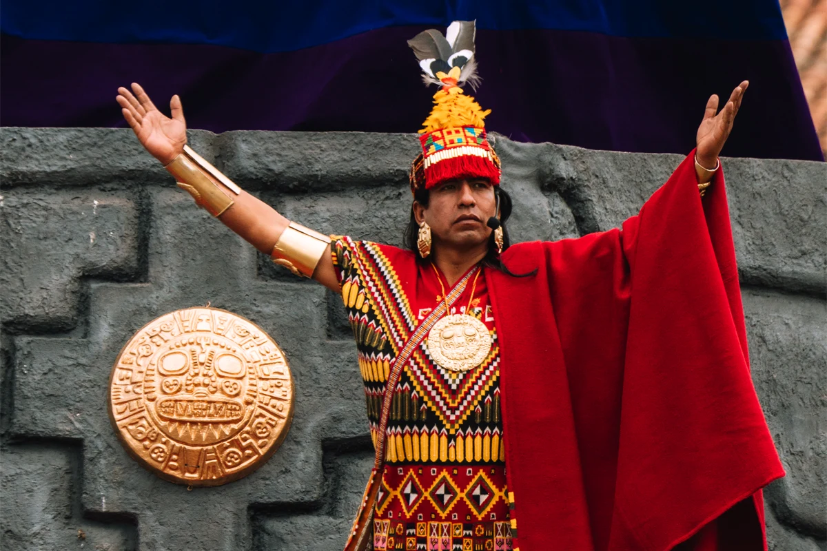 The Inca at Inti Raymi next to two suns Echenique Image of the Inti Raymi, the Inca wearing a necklace with the sun by Echenique | TreXperience