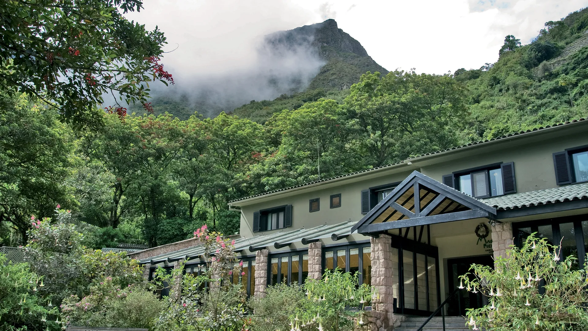 Belmond Sanctuary Lodge Hotel | TreXperience