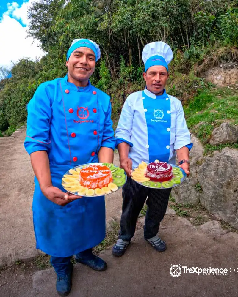 Trekking chefs during the hike of the Inca Trail | TreXperienceTrekking chefs during the hike of Inca Trail | TreXperience Trekking chefs during the hike of the Inca Trail | TreXperience