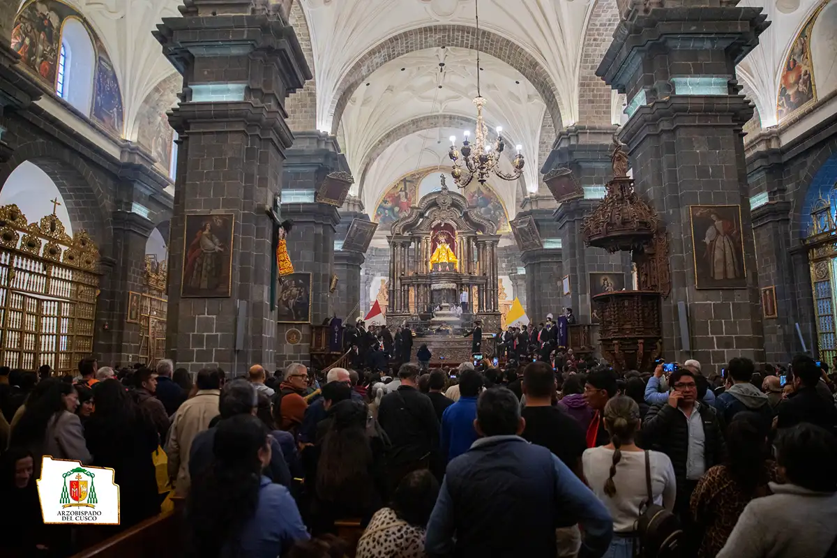 Misa en la Catedral del Cusco durante la Semana Santa en Cusco | TreXperience
