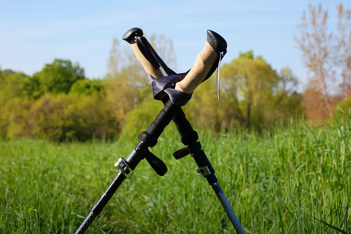 how to use trekking poles handle | TreXperience