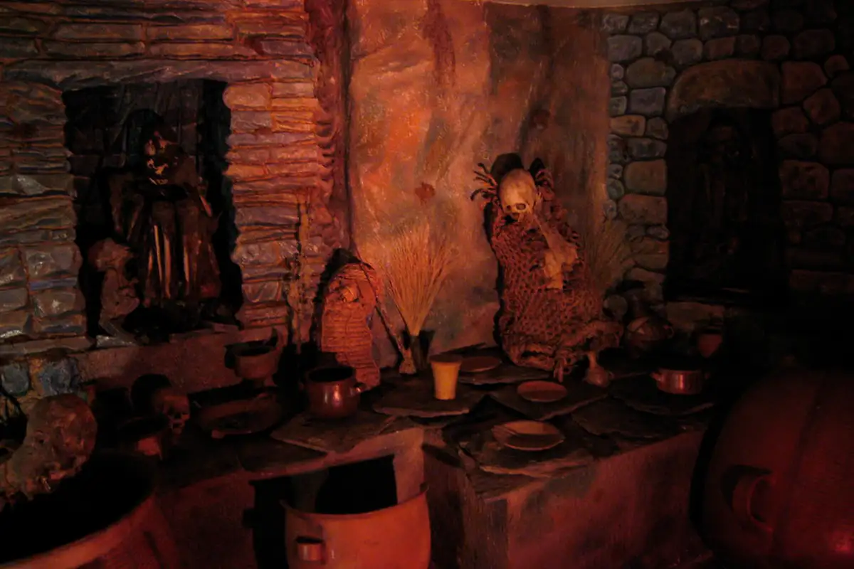 Inca mummies in the Ukhu Pacha | TreXperience