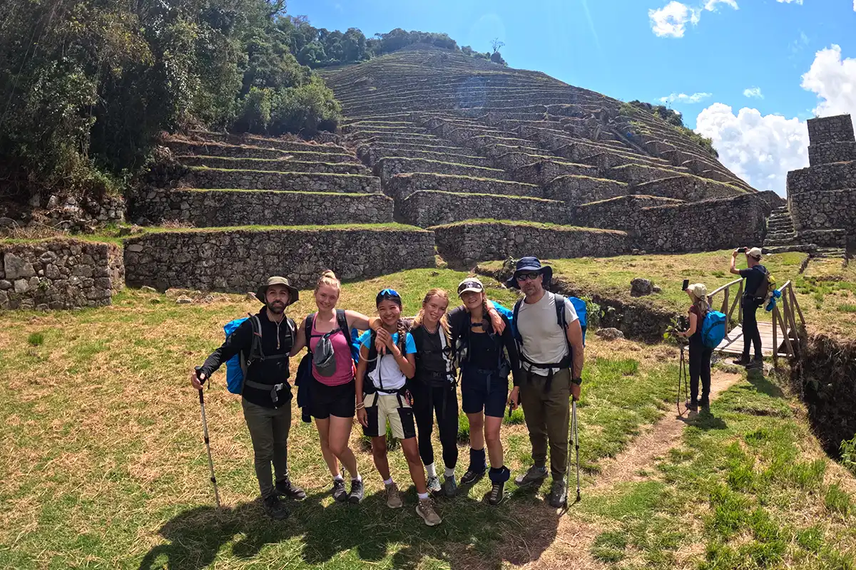 turistas sitio arqueologico inca | TreXperience turistas sitio arqueologico inca | TreXperience