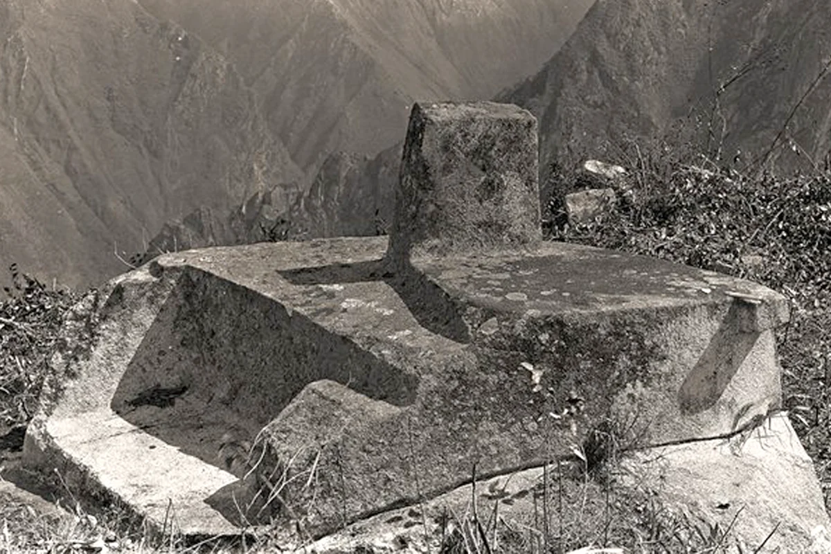 Intihuatana at Machu Picchu, photo by Hiram Bingham in 1911 Intihuatana at Machu Picchu, photo by Hiram Bingham in 1911 | TreXperience