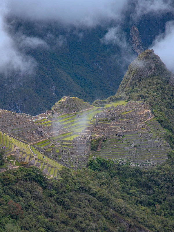 Vista desde lejos de Machu Picchu | TreXperience