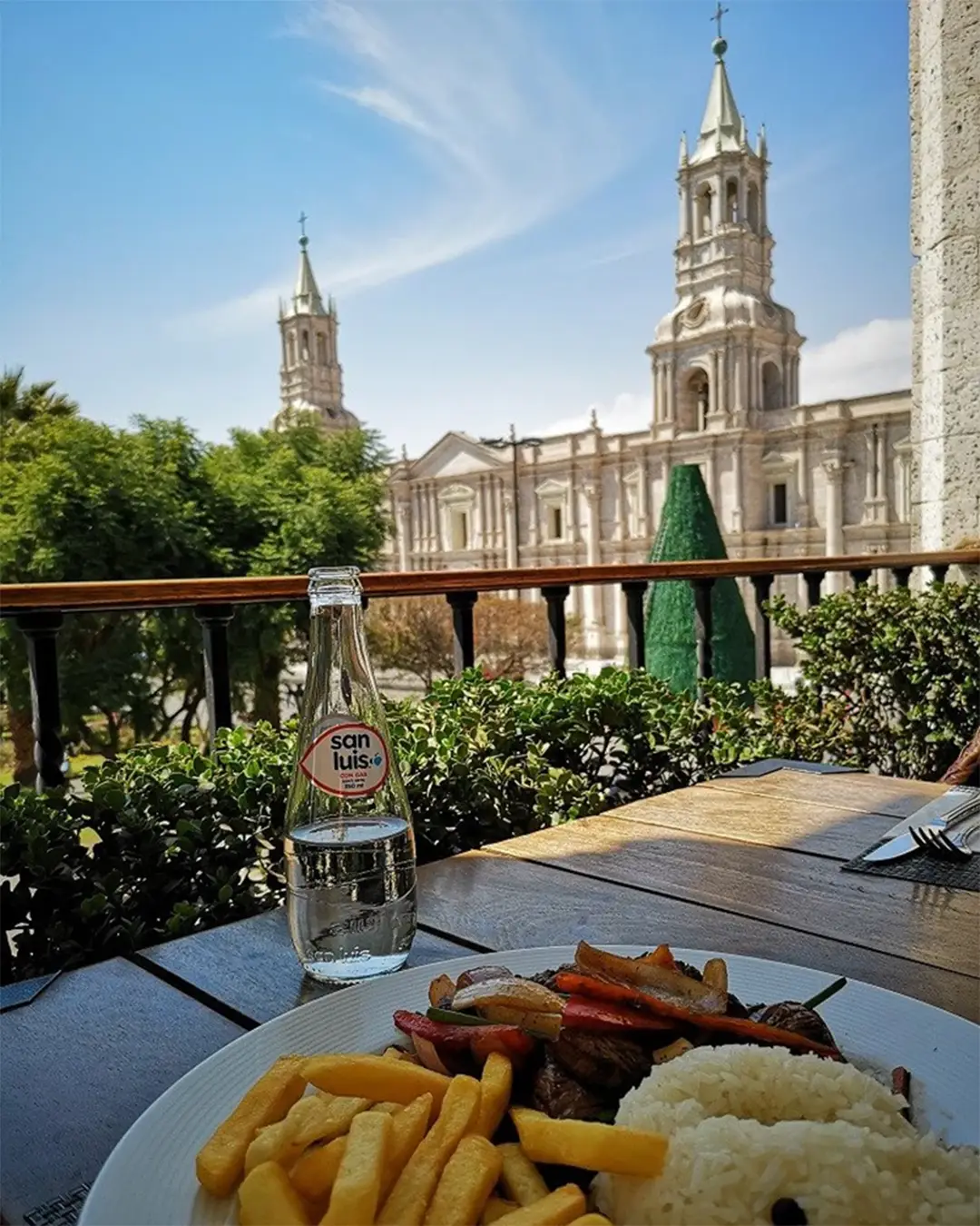 La Plaza bar grill in Arequipa | TreXperience La Plaza bar grill in Arequipa | TreXperience