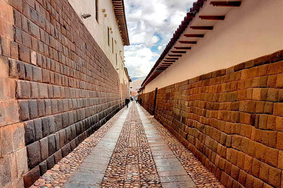 loreto street cusco tour | TreXperience
