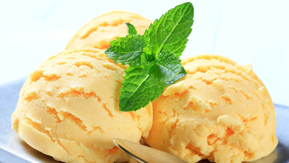 Lucuma icea cream - 10 Peruvian Desserts You Need to Try | TreXperience