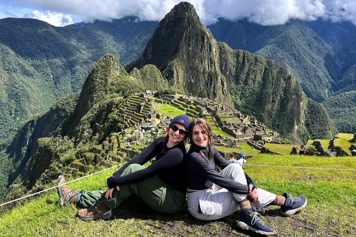 Happy travelers in Machu Picchu | TreXperience