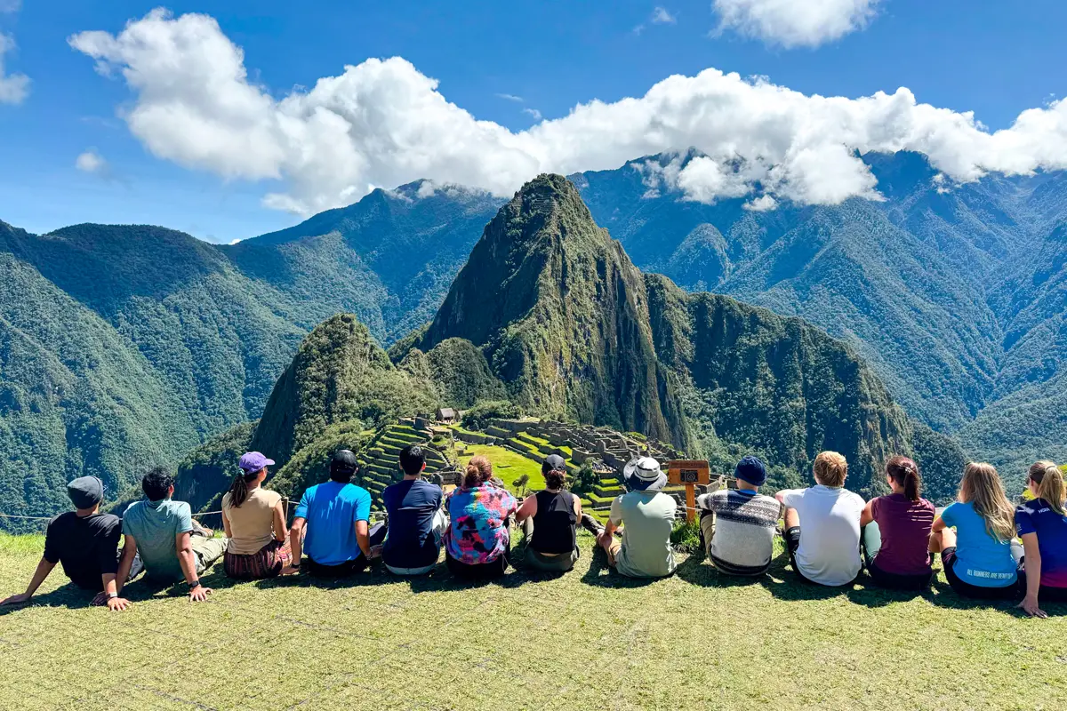 Vista panorámica de Machu Picchu desde la terraza superior Vista panorámica de Machu Picchu desde la terraza superior | TreXperience