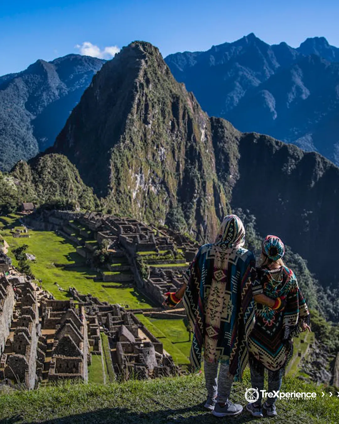 Couple looking at Machu Picchu | TreXperience