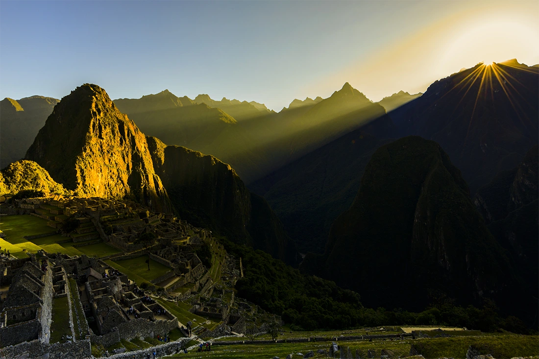 Sunrise at Machu Picchu: Best Machu Picchu Pictures that will make you want to fly to Peru | TreXperience