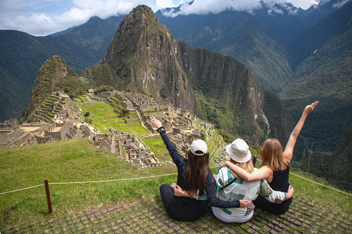 visitadando Machu Picchu con amigos visitadando Machu Picchu con amigos | TreXperience