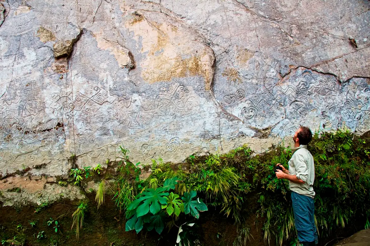 manu pusharo petroglyphs | TreXperience