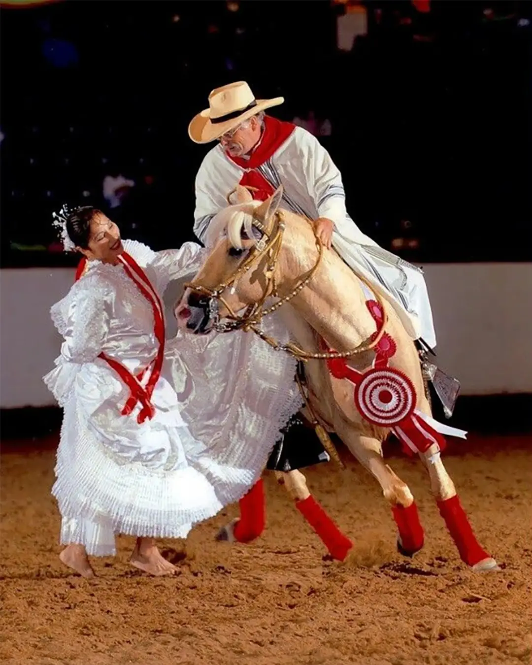 Marinera dance in Peru | TreXperience Marinera dance in Peru | TreXperience