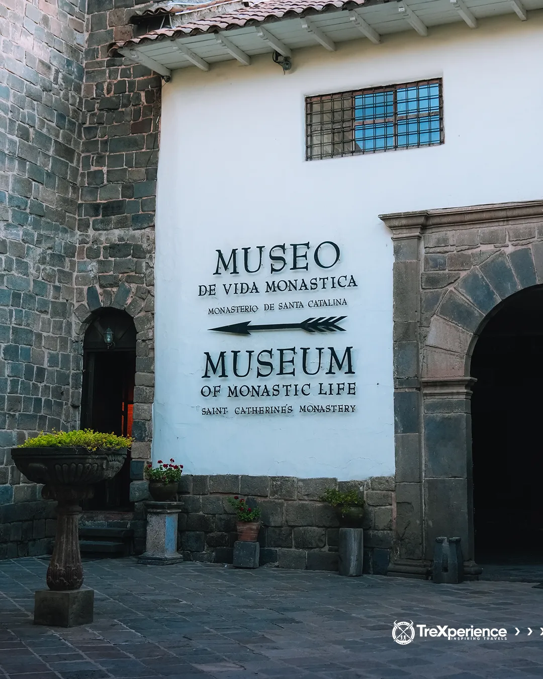 Facade of Santa Catalina Museum in Cusco | TreXperience