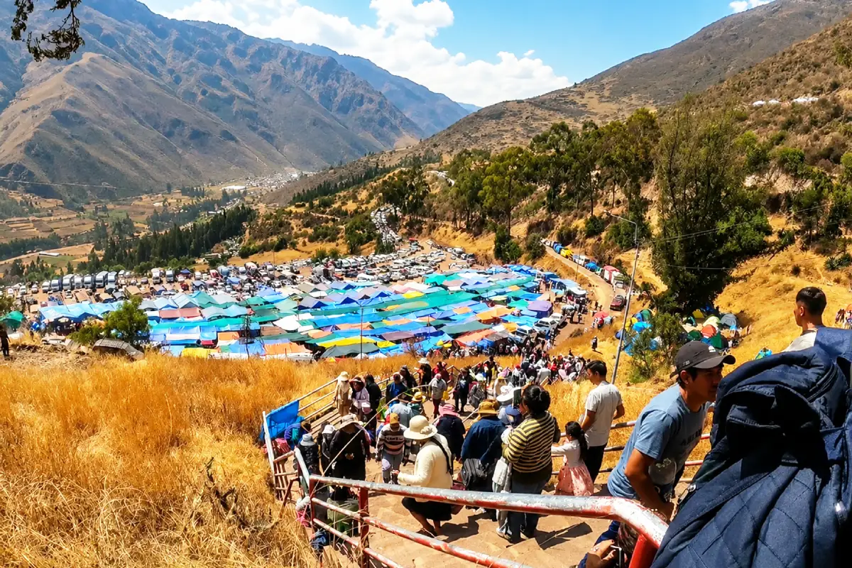 Pilgrimage to the Sanctuary of the Lord of Huanca | TreXperience Pilgrimage to the Sanctuary of the Lord of Huanca | TreXperience