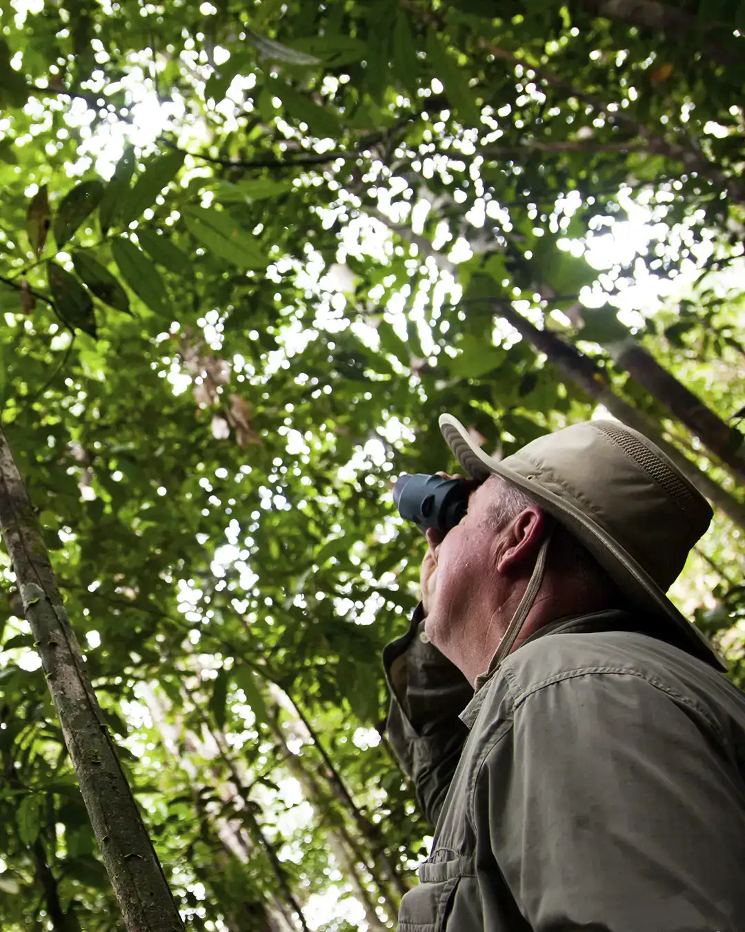 Binoculares en tu expedicion a la Amazonia Peruana | TreXperience