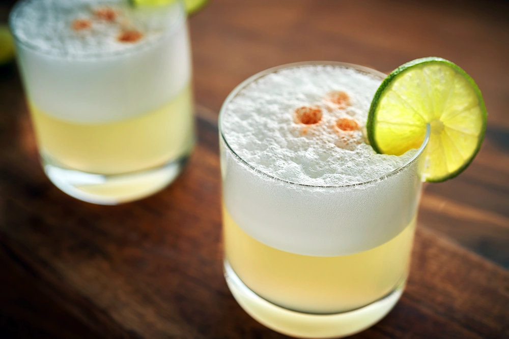 Pisco Sour - Peruvian Drinks | TreXperience