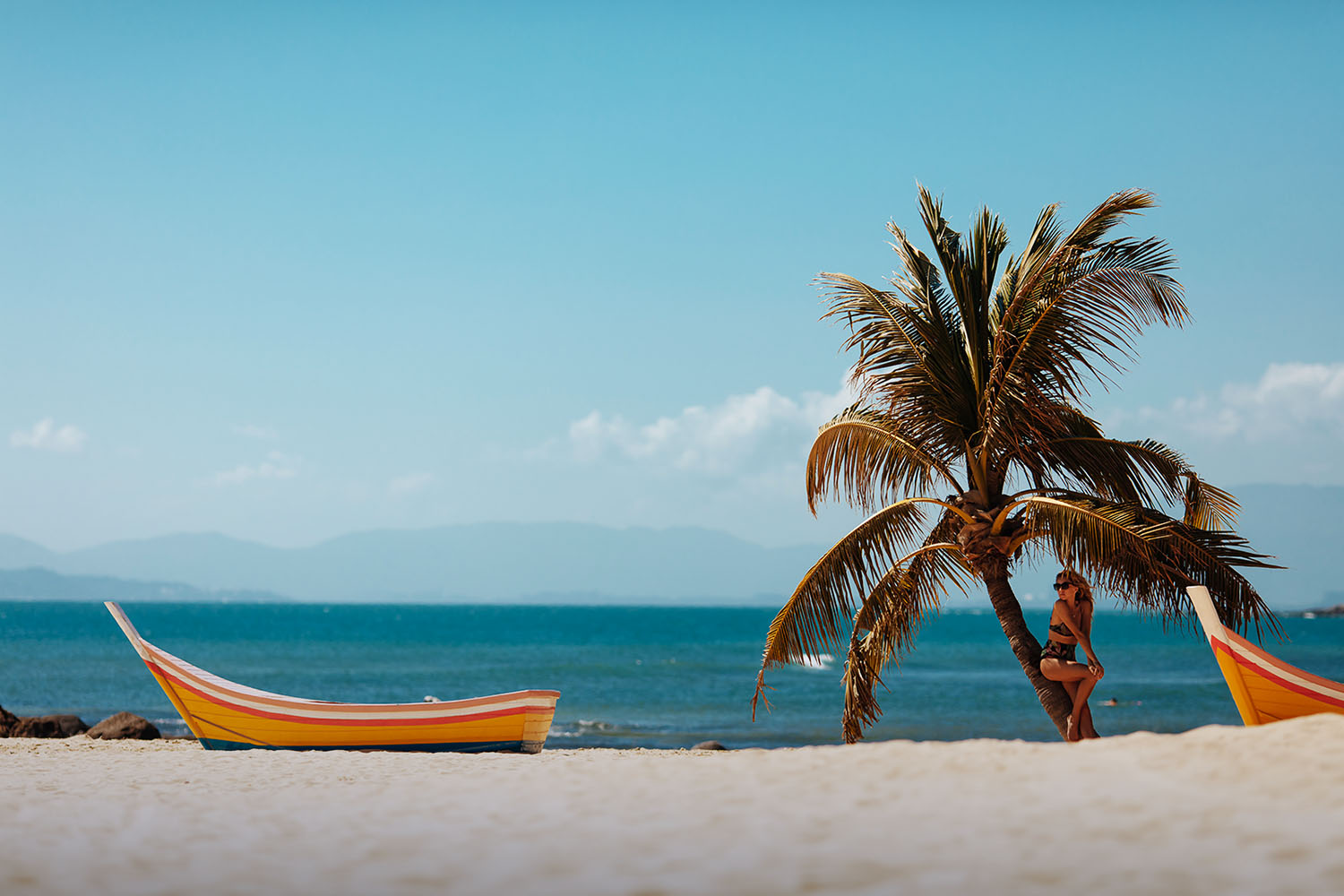 A women in the Punta Sal beach | TreXperience