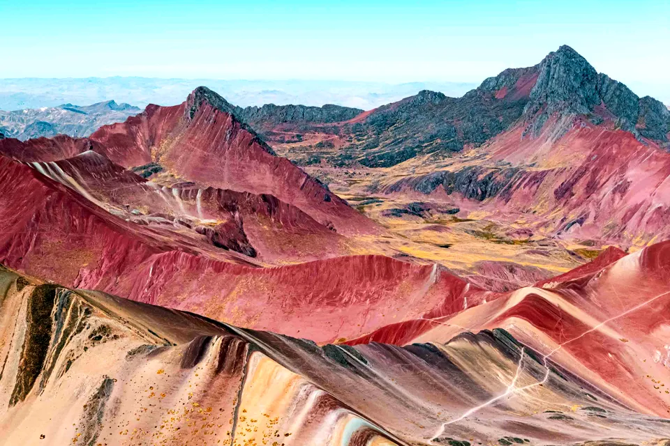 Vista del Valle Rojo en Cusco Vista del Valle Rojo en Cusco