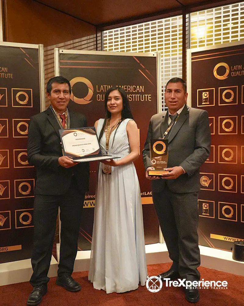 TreXperience representatives receiving the Peru Quality 2026 award | TreXperience TreXperience representatives receiving the Peru Quality 2026 award | TreXperience